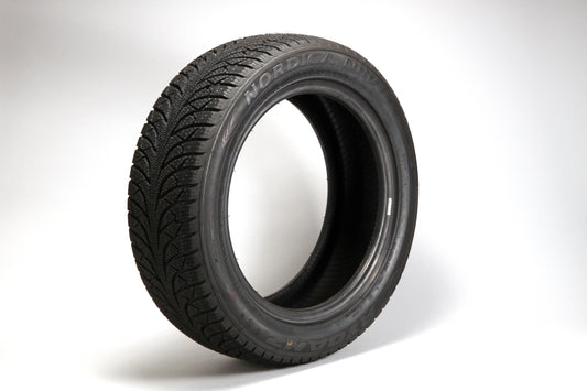 ｽﾀｯﾄﾞﾚｽ [S031] RYDANZ NORDICA NR01 245/40R18 97V XL